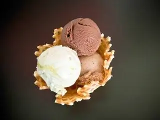 На изображении может находиться десерт Creme Cream Food и мороженое
