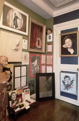 На изображении может находиться человек человек Édith Piaf Art Art Gallery Дизайн интерьера и помещения