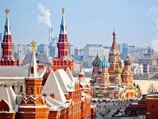На изображении может находиться шпиль архитектура башня шпиль здание купол городской город и город