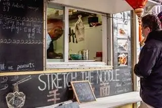 США Орегон Portland Food Truck Тележка с едой Third Avenue