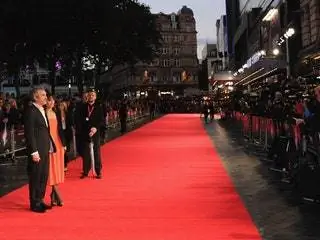 На изображении может находиться Альфонсо Куарон Human Person Fashion Premiere Red Carpet and Red Carpet Premiere
