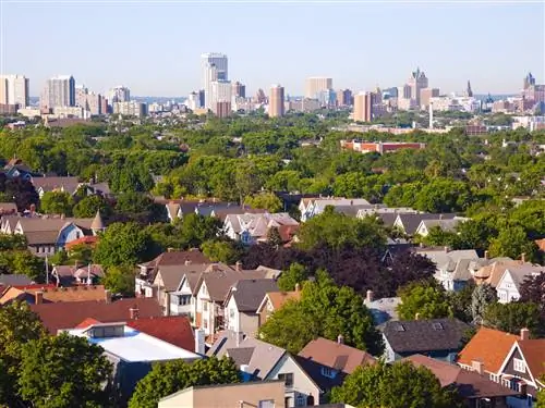 На изображении может находиться городской район крыша здание район город городской пейзаж на улице природа и мегаполис