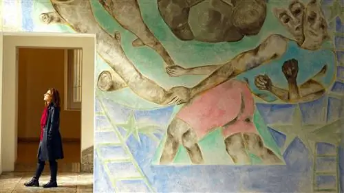 В поисках современного искусства в древнем Неаполе