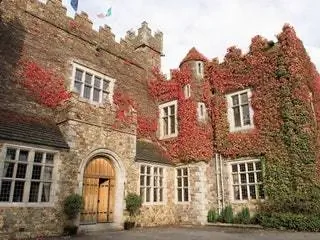 Изображение может содержать здание