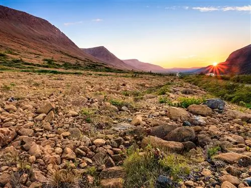 Это изображение может содержать земляной щебень на открытом воздухе Природное плато и дикая местность