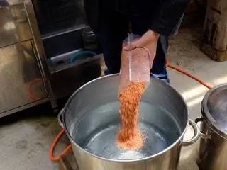 Изображение может содержать дерево человека и растение