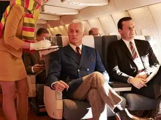 Это изображение может содержать John Slattery Clothing