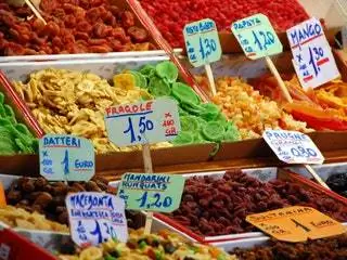 На изображении может находиться продуктовый магазин, магазин, рынок и супермаркет.