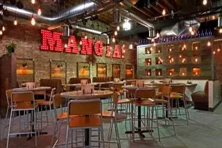 Интерьер Deep Dish Pizza Oak Park Лу Мальнати Интерьер Deep Dish Pizza Oak Park Лу Мальнати