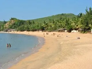 Это изображение может содержать Береговая линия Вода Море На открытом воздухе Природа Океан Земля Лето Человек Побережье и пляж