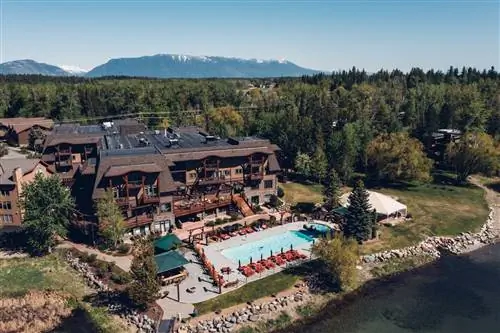 вид с воздуха на The Lodge at Whitefish Lake. бассейн