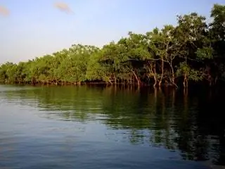 На изображении может находиться вода природа на улице суша озеро и береговая линия