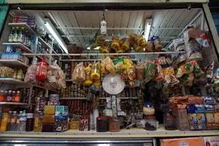 Продуктовый магазин на рынке Порталес в Мехико.