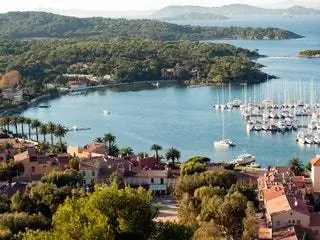 Это изображение может содержать На открытом воздухе Природа Земля Вода Океан Морской пейзаж Береговая линия Пейзаж Побережье и пристань
