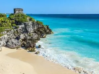Это изображение может содержать Мыс Природа На открытом воздухе Вода Море Океан Скала Береговая линия и побережье