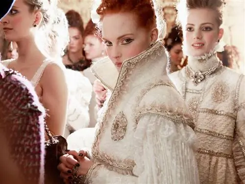 Визит Карла Лагерфельда в Chanel Métiers d’Art