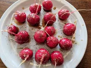 Петра и Чудовище Даллас