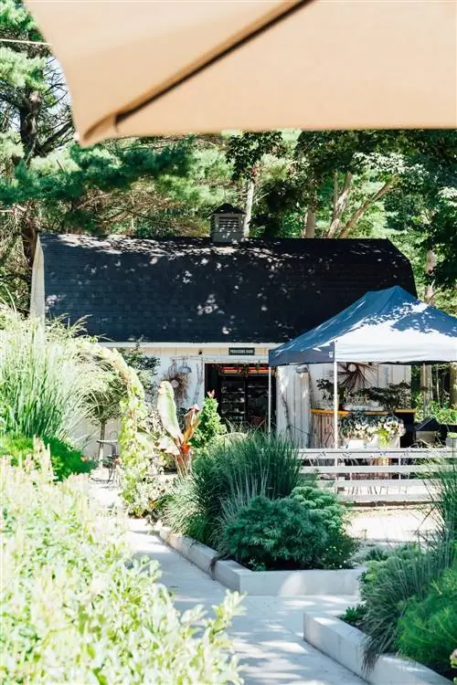 Коттедж Жилье Дом Строительство На открытом воздухе Патио Крыльцо Сад Беседка Завод и Вилла