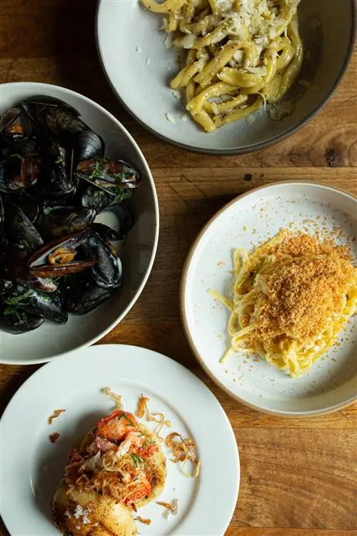 Еда Блюдо Еда Обеденный стол дерево Макароны