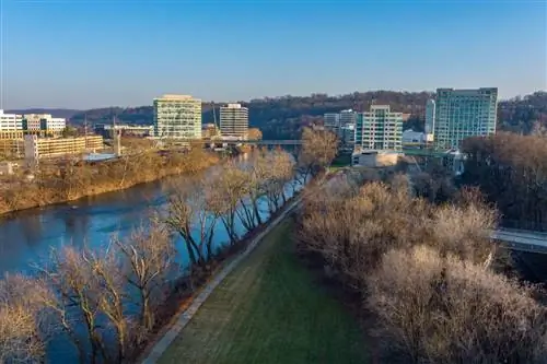 Вид с воздуха на реку Шуйлкилл и Коншохокен, Пенсильвания, США