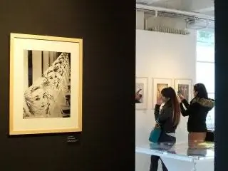 На изображении может находиться художественная художественная галерея Человек и человек На изображении может находиться художественная художественная галерея Человек и человек
