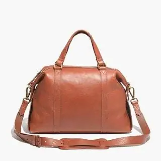 На изображении могут находиться аксессуары для сумок Сумка и кошелек для аксессуаров