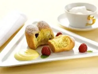 На изображении может находиться кондитерские изделия еда сладости яйца хлеб и булочка