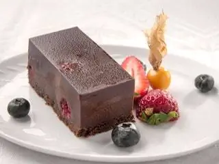 Это изображение может содержать глазурь и торт