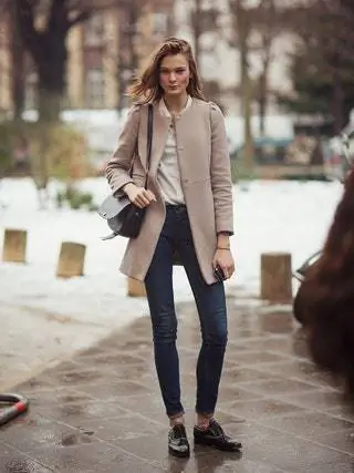 На изображении может находиться одежда одежда обувь обувь человек пальто и пальто