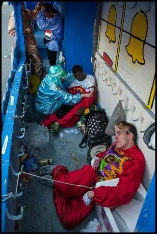 На изображении может находиться человек одежда одежда городская и строительная