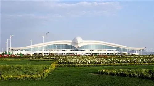 В Туркменистане открылся аэропорт в форме птицы стоимостью 2,3 миллиарда долларов