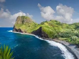 На изображении может находиться Земля на улице Природа Вода Море Океан Береговая линия Мыс и побережье