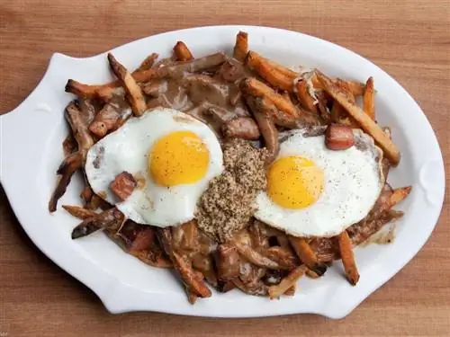 На изображении может находиться еда яйцо завтрак блюдо и еда