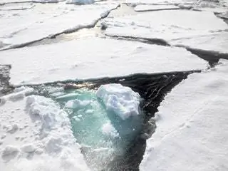 На изображении может находиться природа лед на улице гора снег айсберг и ледник