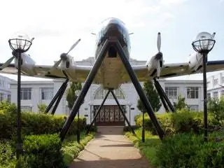 На изображении может находиться машина транспортное средство самолет самолет и пропеллер