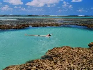 Это изображение может содержать Вода Природа На открытом воздухе Земля Озеро Лагуна Океан Море Мыс и береговая линия