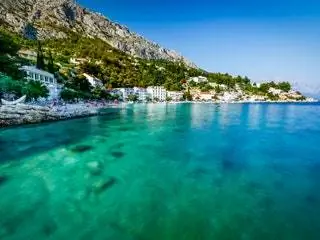 На изображении может находиться Вода Природа На улице Пейзаж Набережная Озеро Океан Морской пейзаж Береговая линия Суша Док и порт