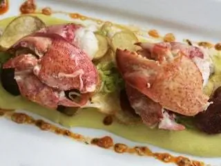 На изображении может находиться морепродукты Food Burger Animal Sea Life Лобстер и краб