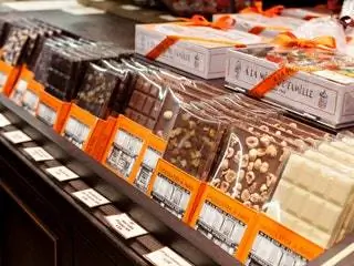 На изображении может находиться кондитерская еда, сладости и магазин На изображении может находиться кондитерская еда, сладости и магазин