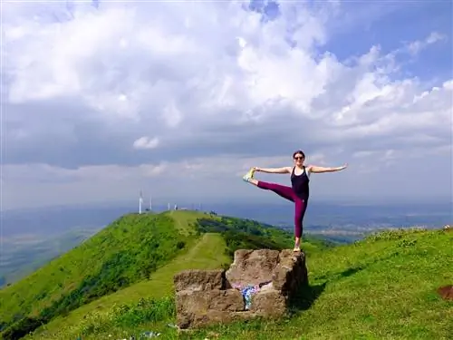 Это изображение может содержать природа на открытом воздухе человек сельская местность и растяжка