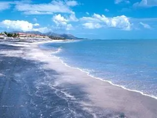 Это изображение может содержать На открытом воздухе Природа Океан Море Вода Береговая линия Пляж Побережье Земля и мыс