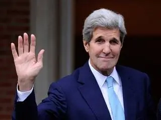 Это изображение может содержать John Kerry Tie Accessories Accessory Coat Clothing Пальто Одежда Костюм Человек и человек
