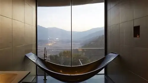 Самые роскошные ванные комнаты в отелях мира