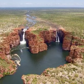 Это изображение может содержать На открытом воздухе Природа Горный пейзаж Пейзаж Панорама долины и Каньон