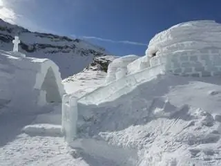 На изображении может находиться природа на улице снег и иглу