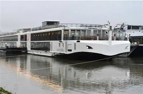 Круизный лайнер «Викинг» попал в аварию, в результате которой погибли 7 человек, а 21 человек до сих пор пропали без вести