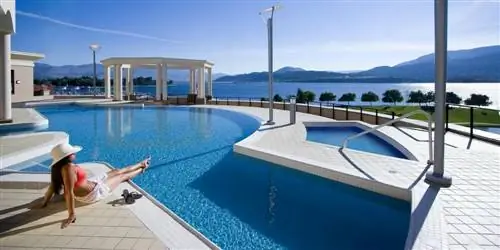Лучшие отели на берегу озера в Келоуне Royal Private Residence Club
