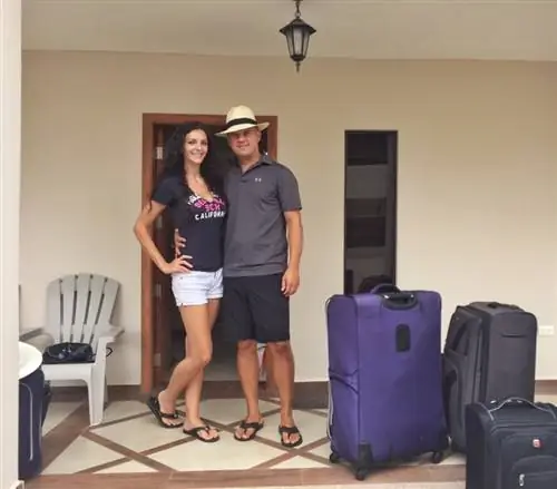 Тревор Кучеран и Кэшли в Пуэрто-Кайо, Эквадор