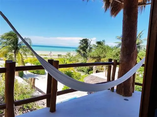 Остров Холбокс