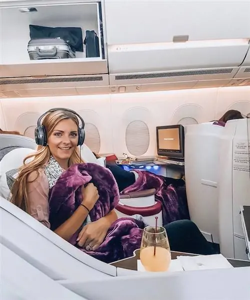 Оставайтесь максимально уютными и комфортными во время дальнего перелета с наушниками.